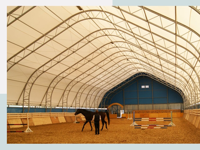 Строительство конных манежей в Кирове